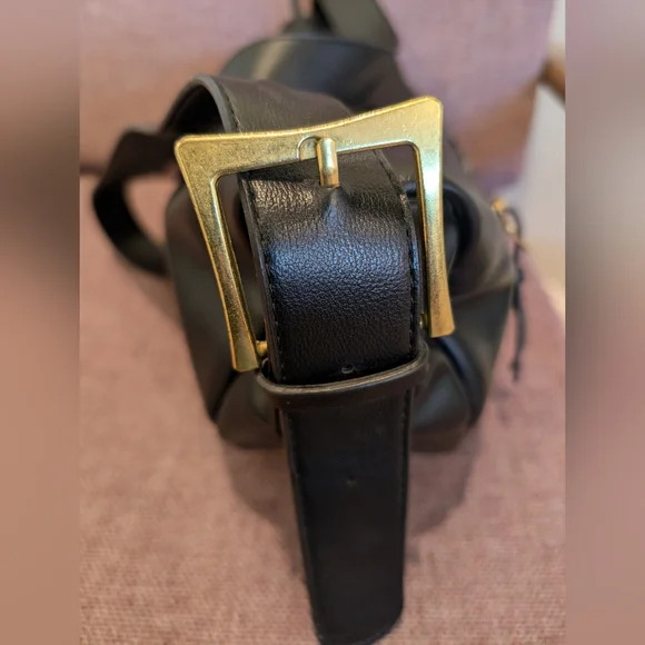 SLOUCHY VEGAN LEATHER CROSSBODY - Picture 3 of 6